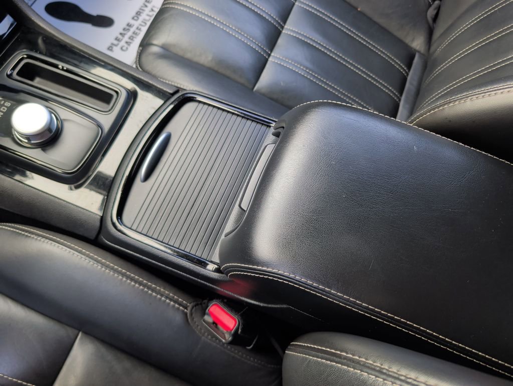 Used 2019 Chrysler 300 S RWD image 17