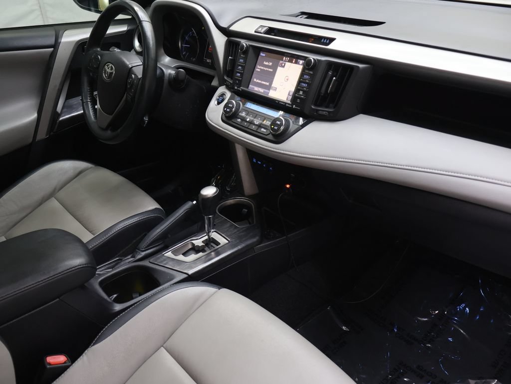 Used 2018 Toyota RAV4 Platinum FWD image 10