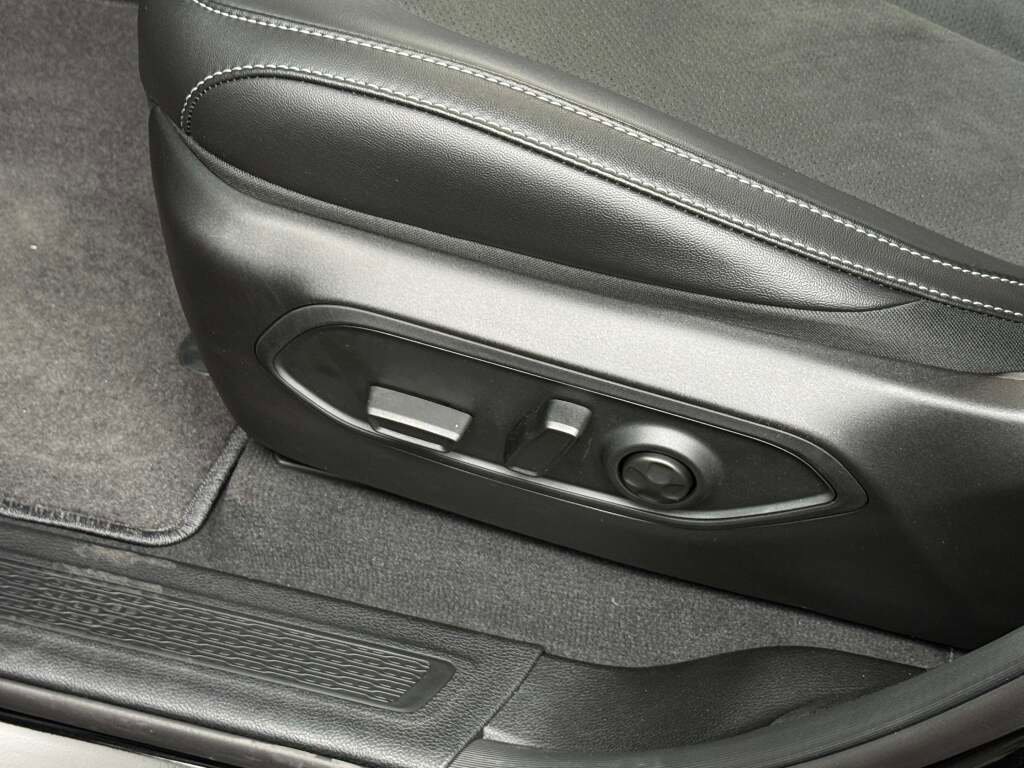 New 2025 Jeep Grand Cherokee L Laredo image 26