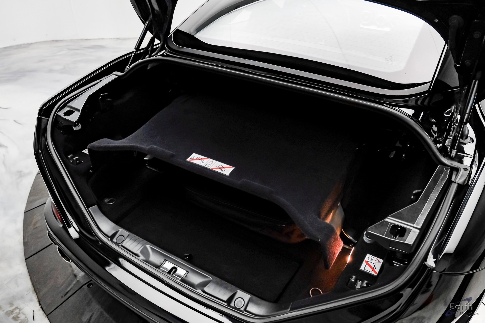 Used 2016 Ferrari California T image 94