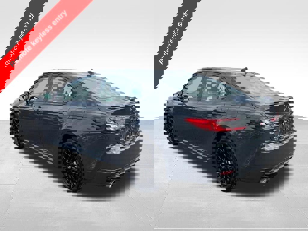 Certified 2025 Toyota Camry SE image 3