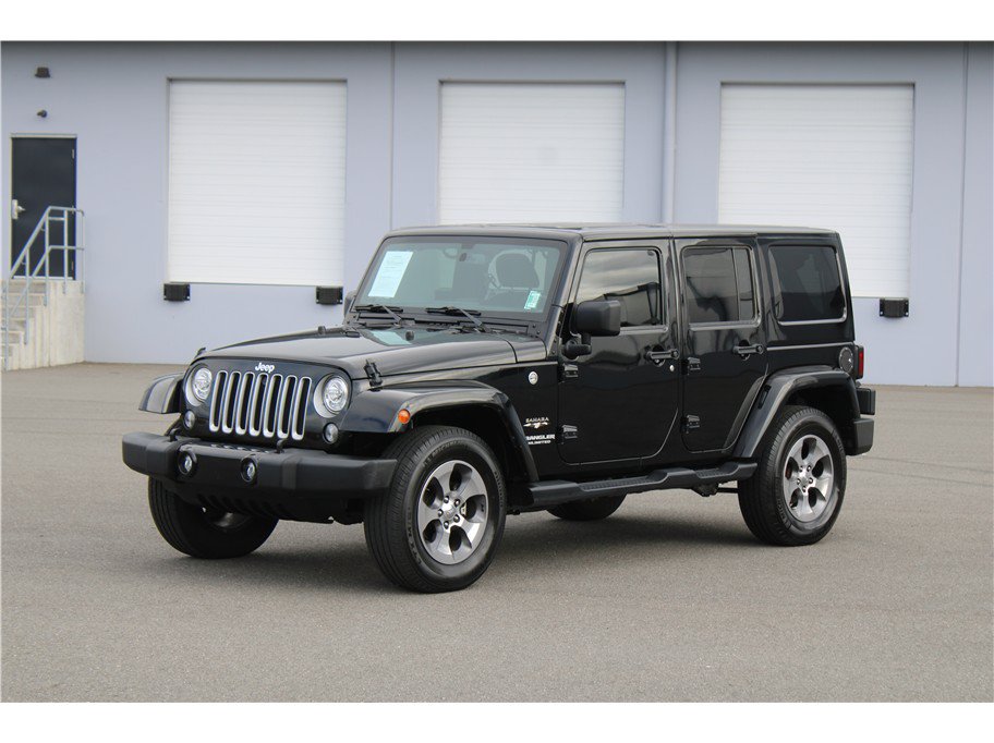 Used 2017 Jeep Wrangler Unlimited Sahara w/ Connectivity Group