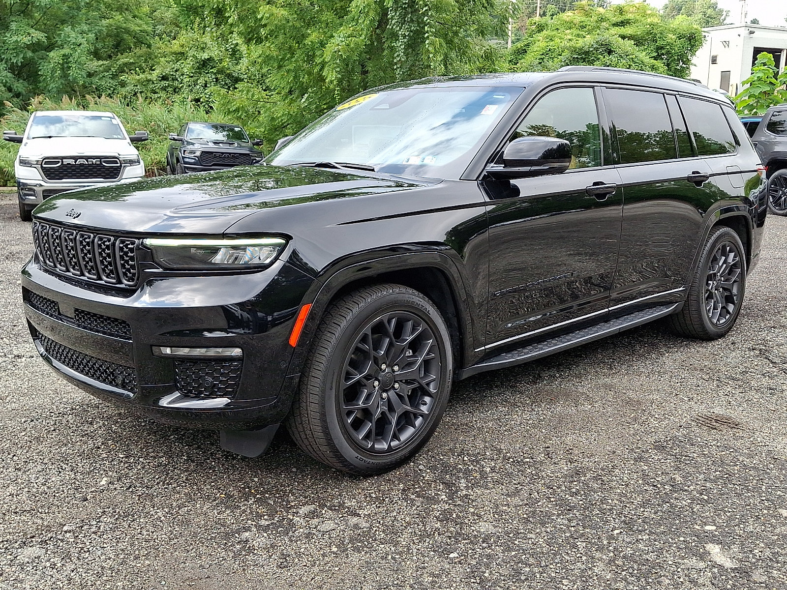Certified 2025 Jeep Grand Cherokee L Summit AWD/4WD image 3