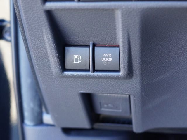 Certified 2024 Toyota Sienna LE image 18