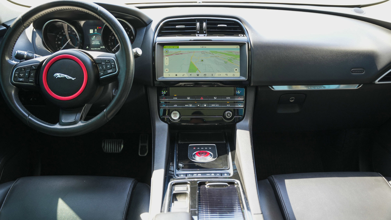 Used 2019 Jaguar F-PACE Premium image 18