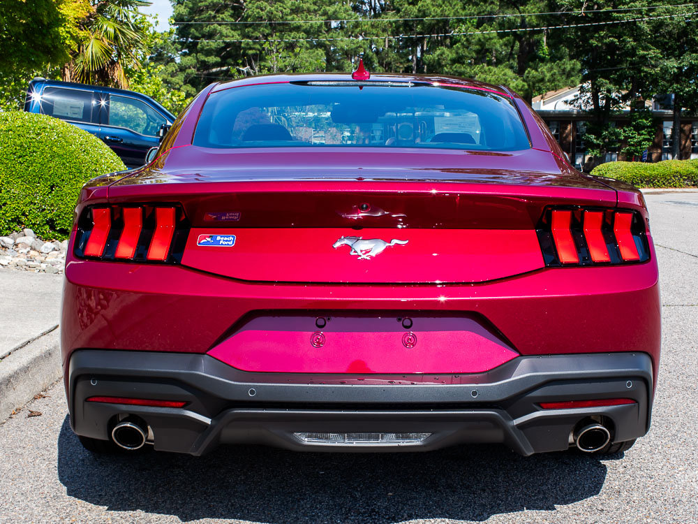 Used 2026 Ford Mustang Coupe RWD image 4