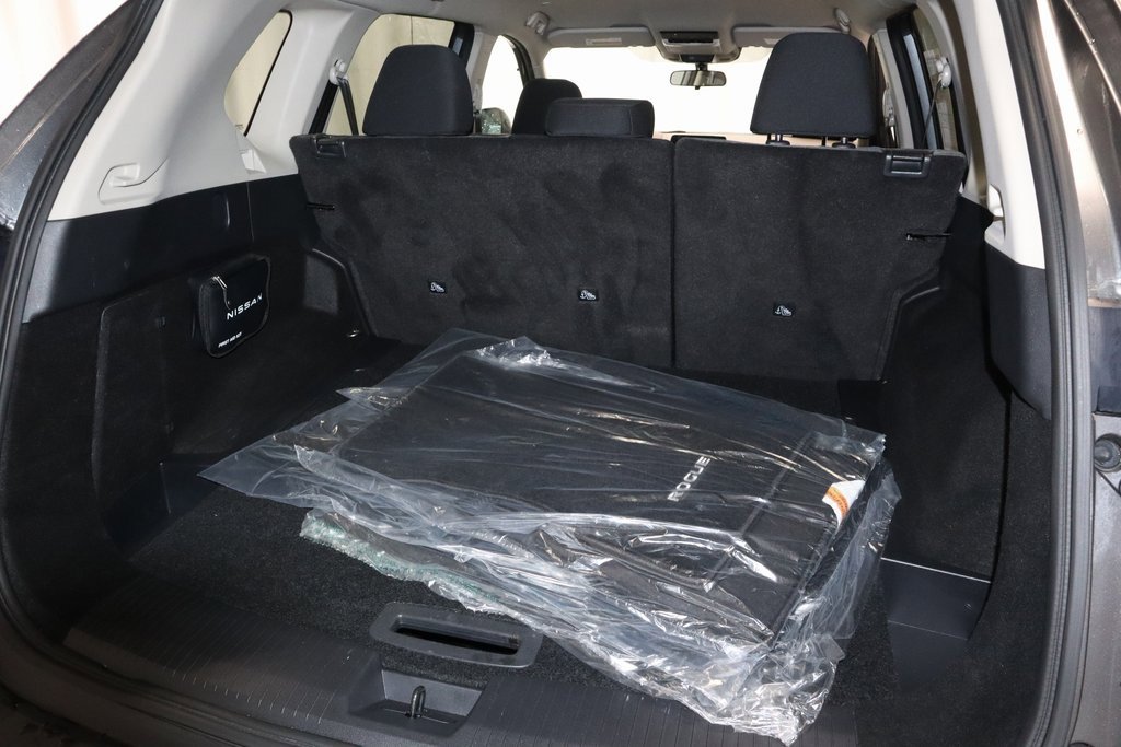 Certified 2023 Nissan Rogue SV image 18