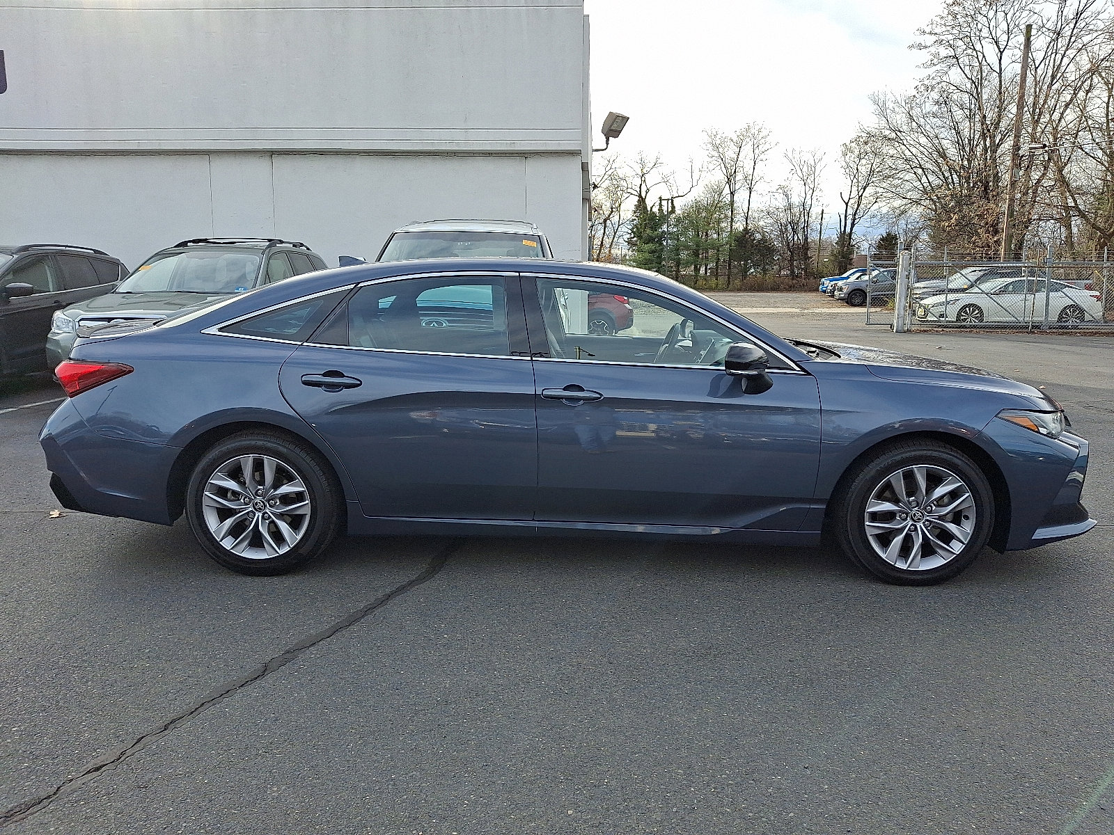 Used 2020 Toyota Avalon Touring image 7