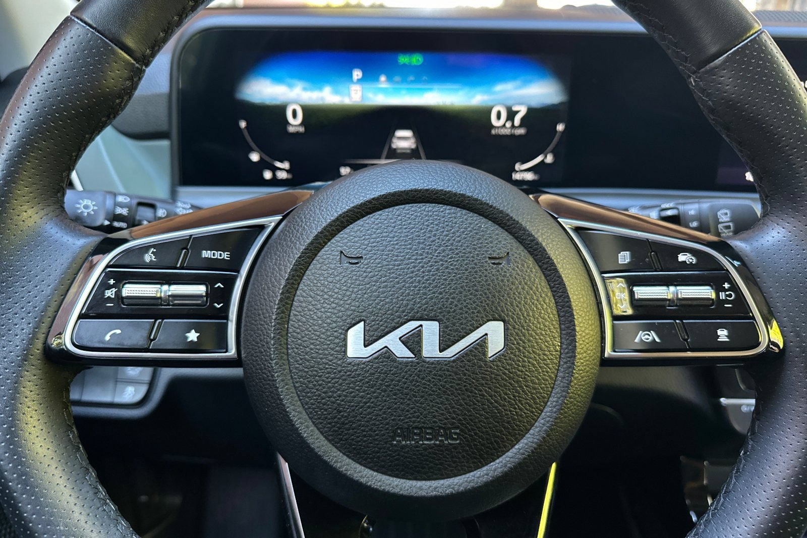 Used 2024 Kia Seltos SX w/ SX Sunroof Package AWD/4WD image 24