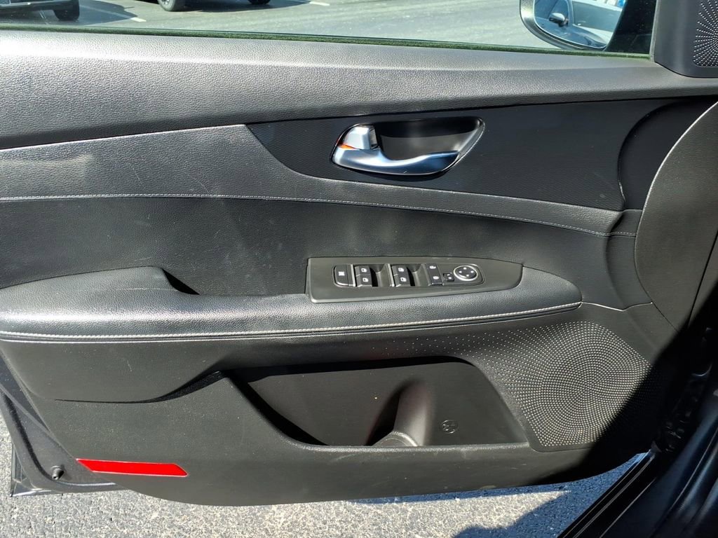 Used 2023 Kia Forte GT-Line w/ GT-Line Technology Package image 12