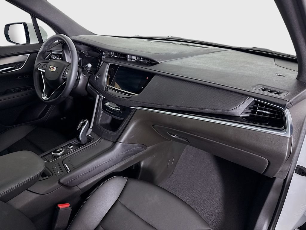 Used 2025 Cadillac XT6 Luxury FWD image 31