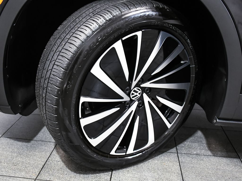 Used 2023 Volkswagen ID.4 Pro S Plus AWD/4WD image 7