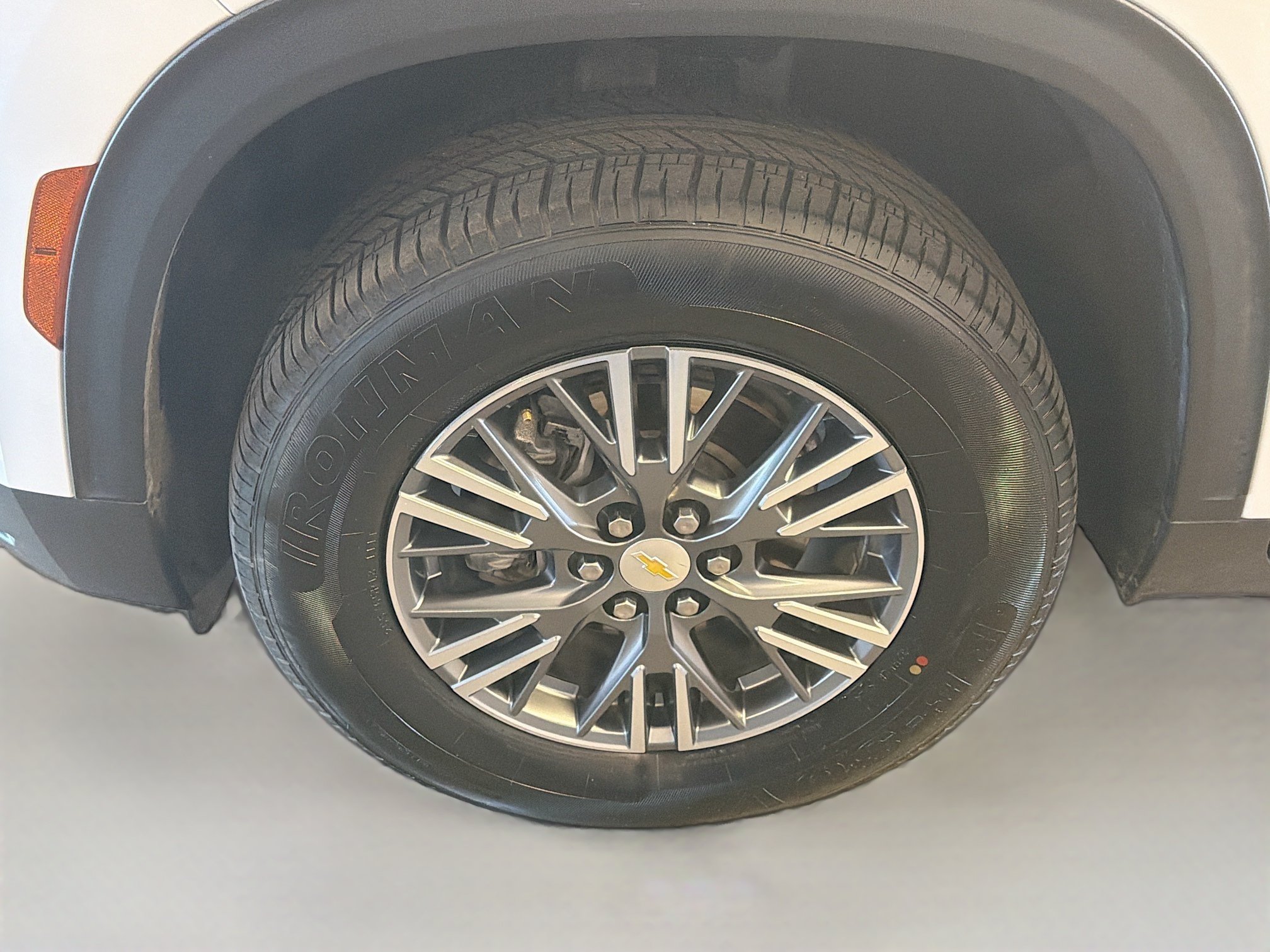 Used 2025 Chevrolet Traverse LT AWD/4WD image 11