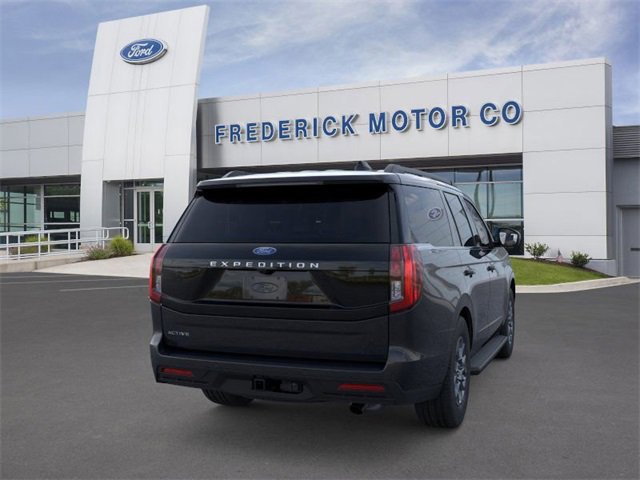 New 2025 Ford Expedition Active image 8