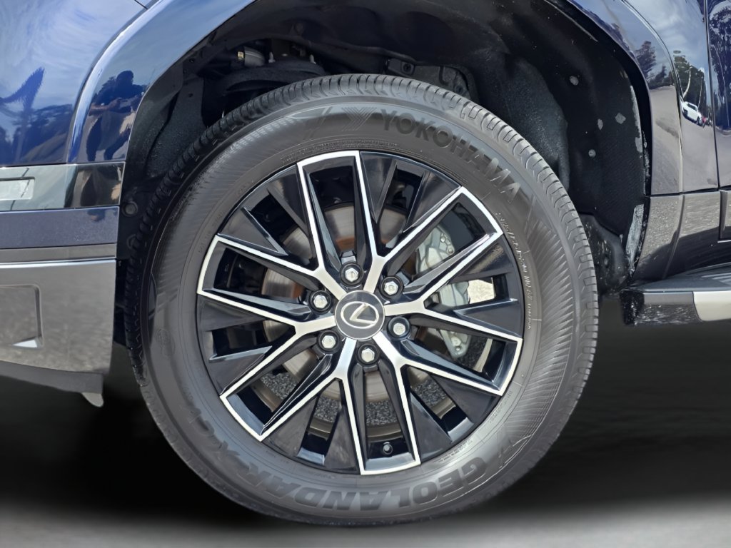 Used 2024 Lexus GX 550 w/ Accessory Package (31) AWD/4WD image 24