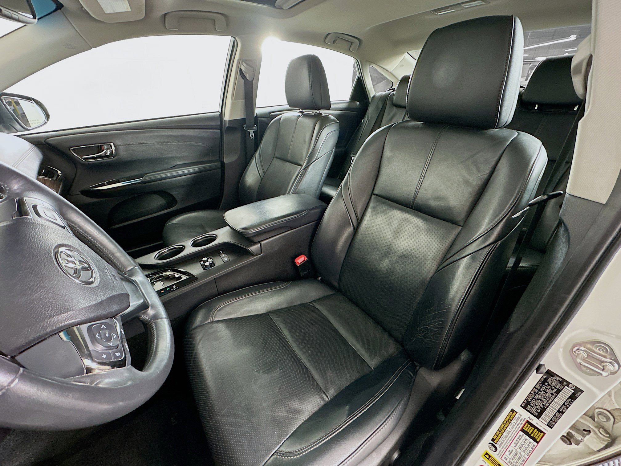 Used 2014 Toyota Avalon Limited image 13