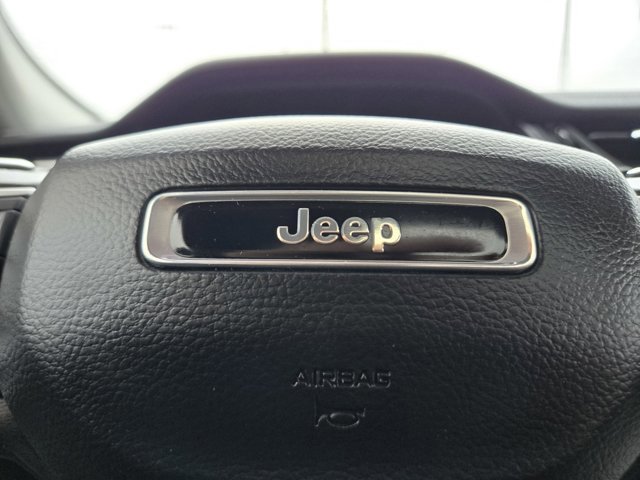 Used 2022 Jeep Grand Cherokee L Limited w/ Black Appearance Package image 27