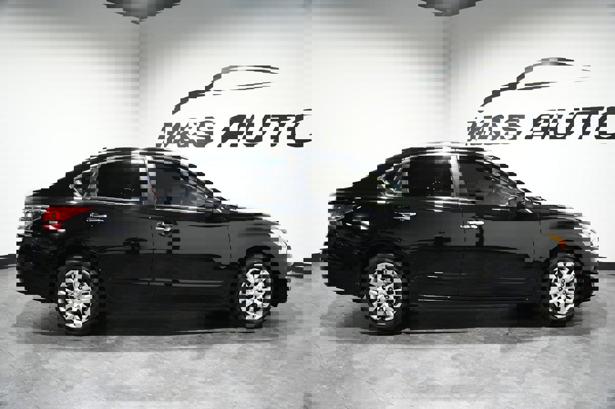 Used 2014 Nissan Altima 2.5 S w/ Display Audio Package FWD image 7