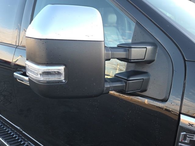 Used 2017 Ford F250 XLT w/ XLT Premium Package image 3