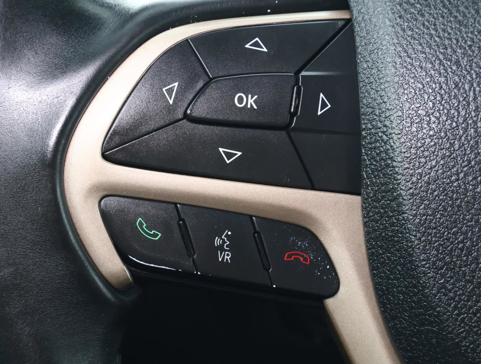 Used 2017 Jeep Grand Cherokee Laredo w/ Quick Order Package 2BE image 23