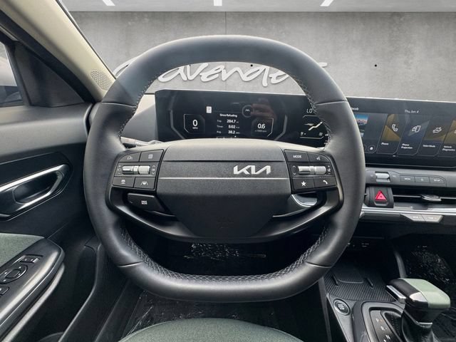 Used 2025 Kia K4 EX FWD image 21
