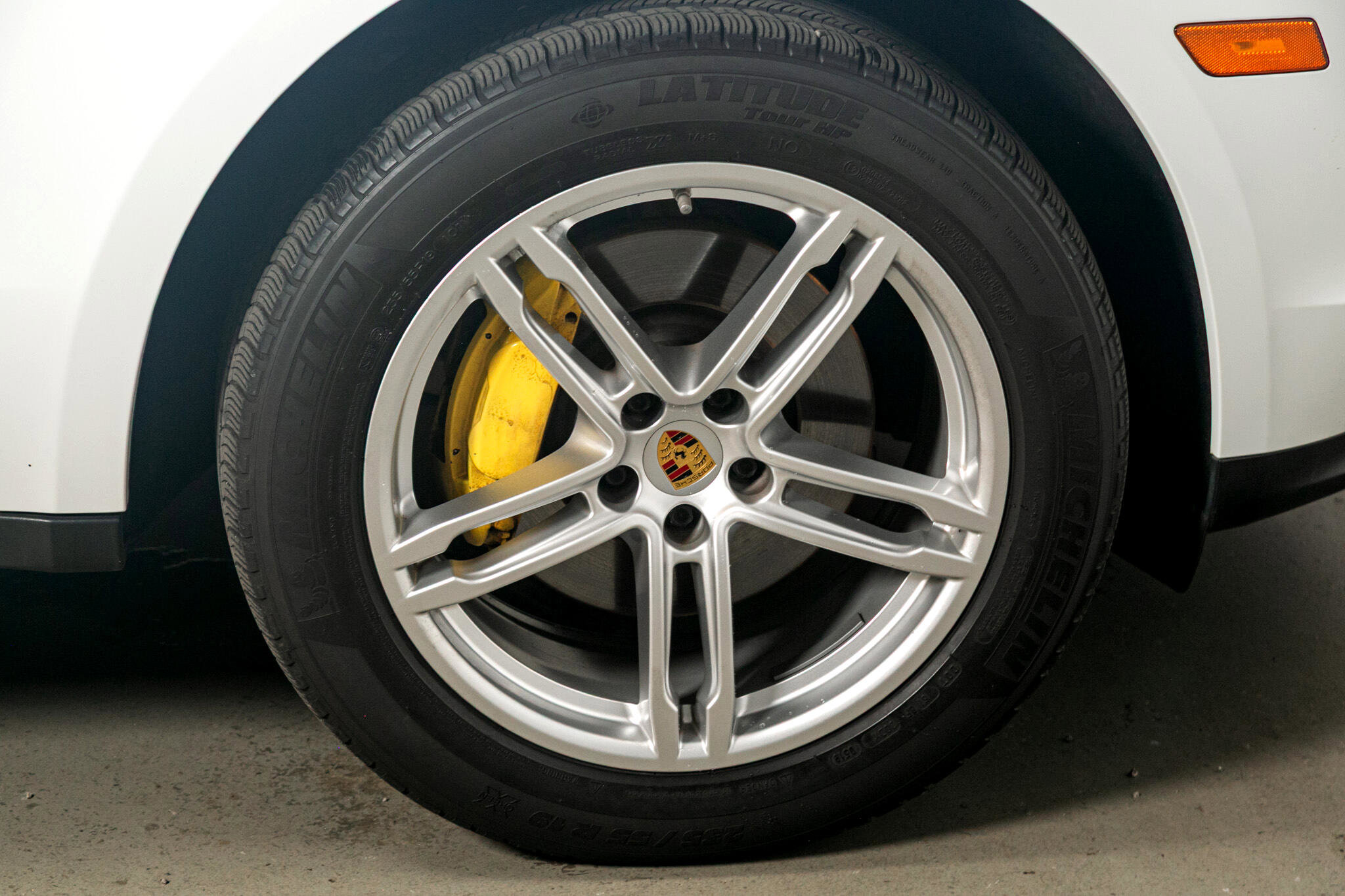 Used 2019 Porsche Macan w/ Premium Package Plus image 18