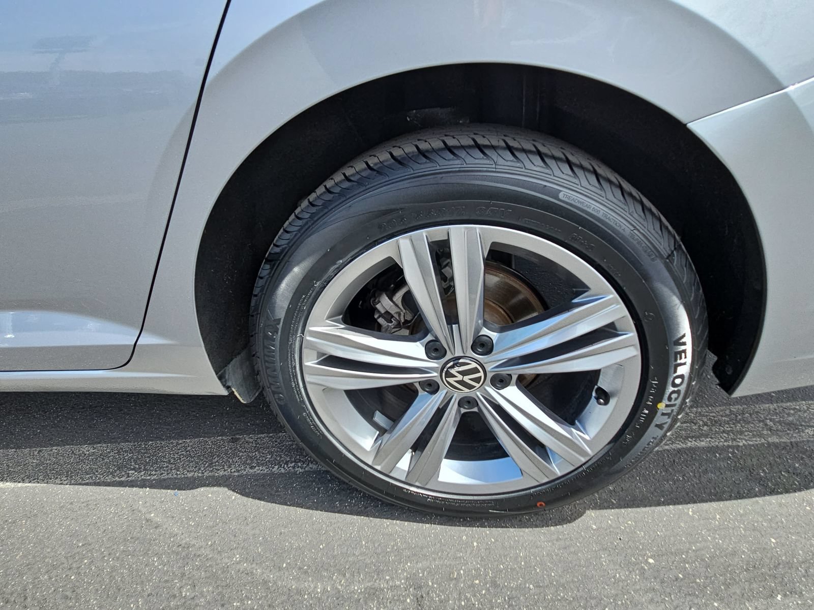 Used 2024 Volkswagen Jetta SE FWD image 32
