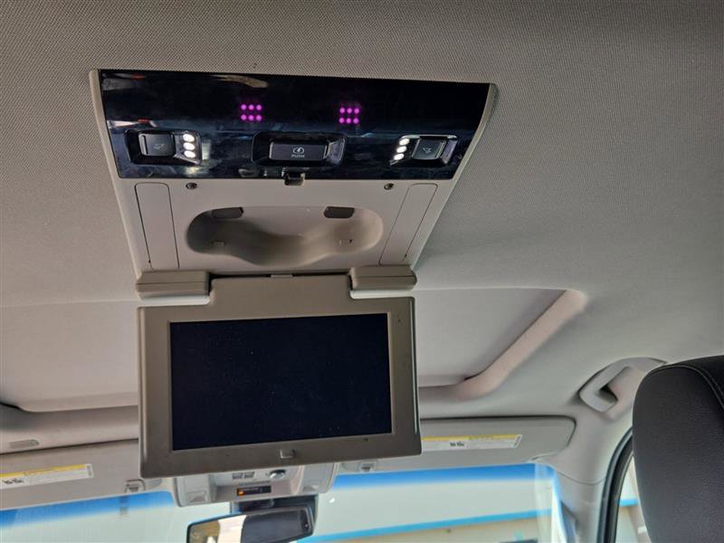 Used 2018 Chevrolet Tahoe LT AWD/4WD image 14