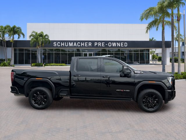 Used 2025 GMC Sierra 2500 AT4 w/ Technology Package AWD/4WD image 8