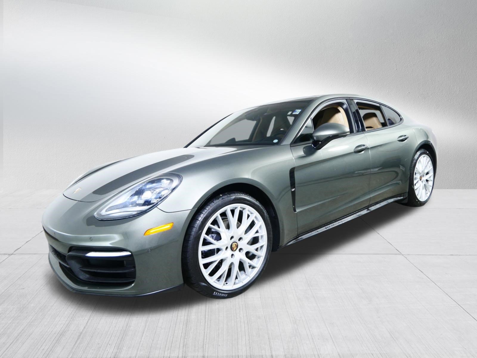 Used 2022 Porsche Panamera 4 image 3