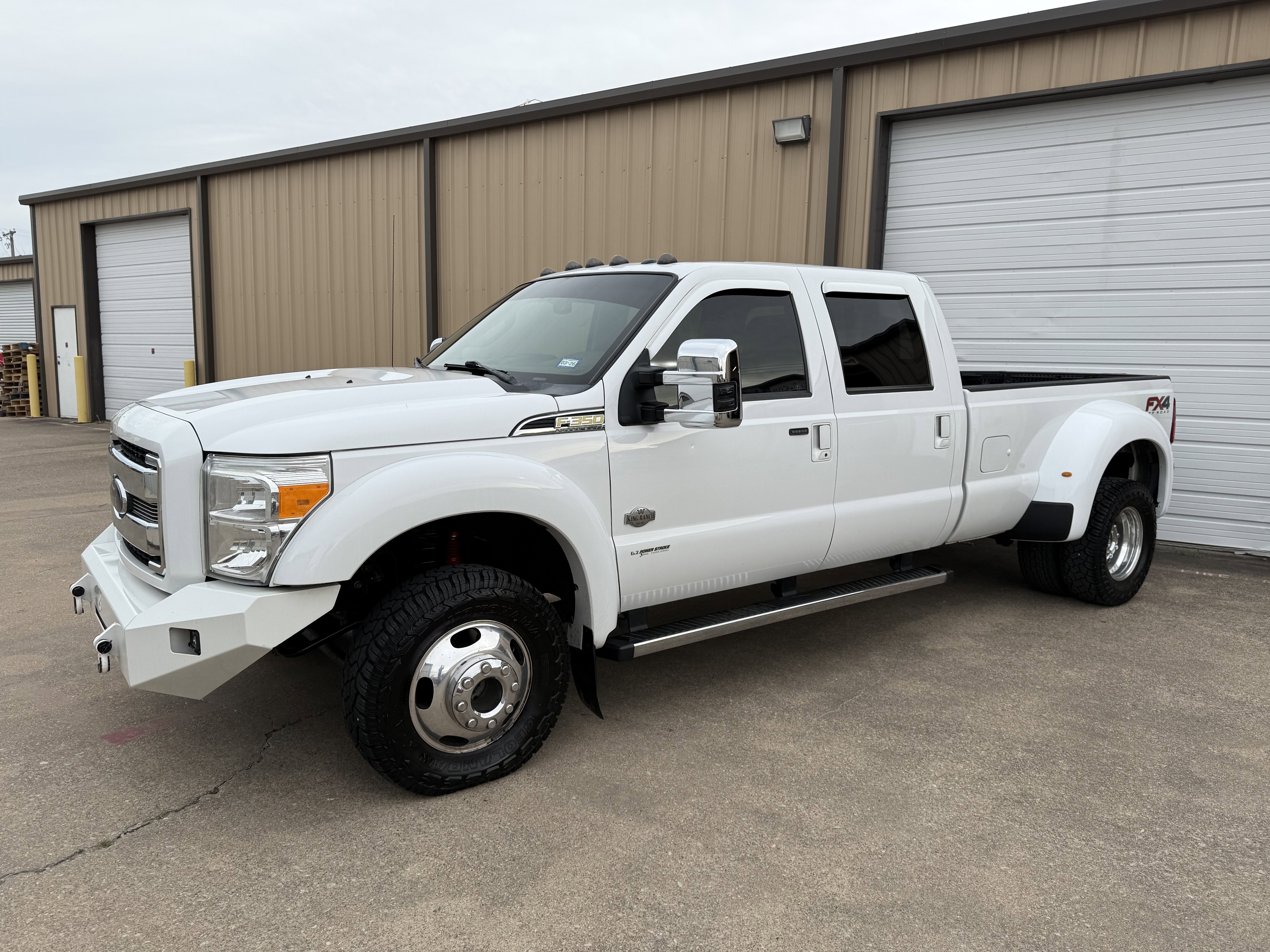 Used 2016 Ford F350 King Ranch w/ King Ranch w/Chrome Package image 4