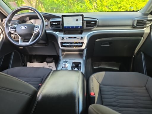 Certified 2021 Ford Explorer XLT AWD/4WD image 2