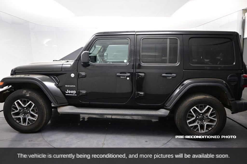 Used 2024 Jeep Wrangler Unlimited Sahara AWD/4WD image 8
