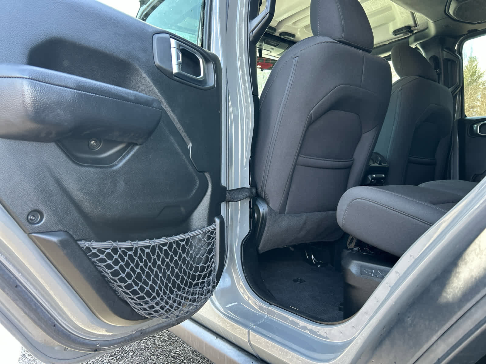 Used 2023 Jeep Wrangler Unlimited w/ Cold Weather Group image 30