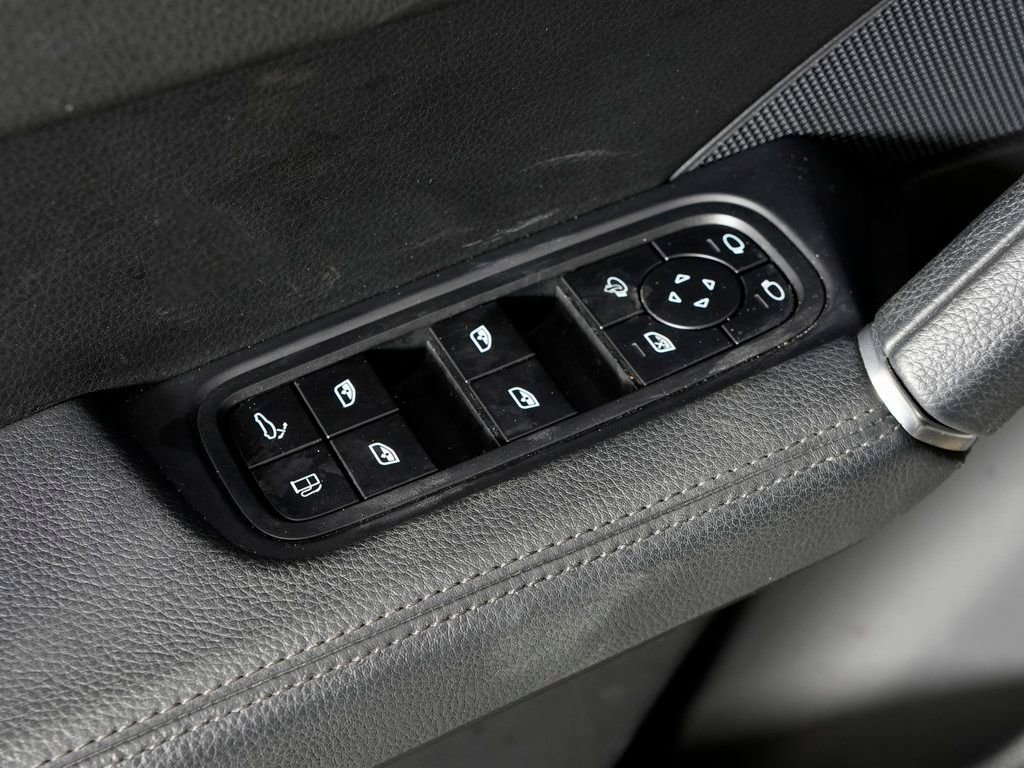 Certified 2022 Porsche Cayenne E-Hybrid image 15