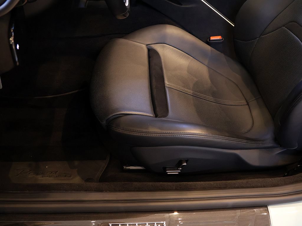 Certified 2024 Ferrari Roma Spider RWD image 61