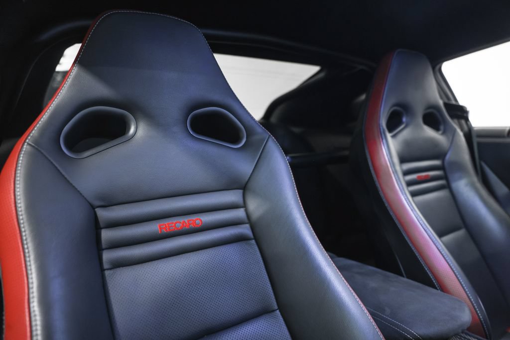 Used 2015 Nissan GT-R Black Edition AWD/4WD image 28