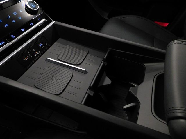 Used 2025 Hyundai Santa Fe SEL image 32