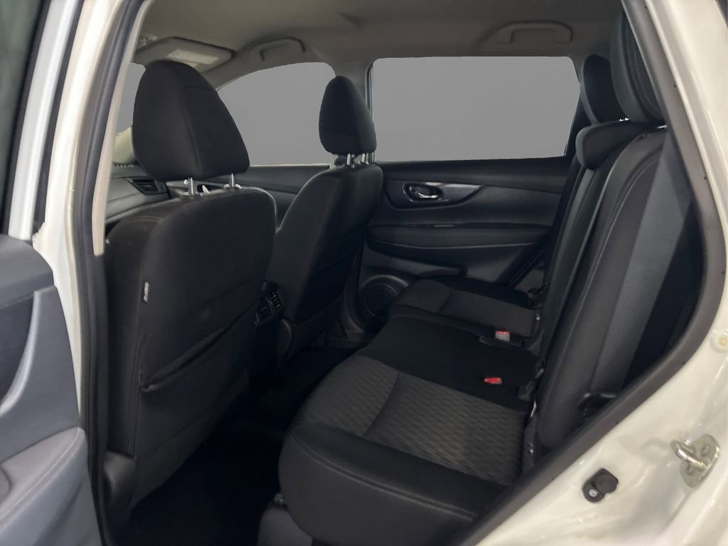 Used 2019 Nissan Rogue SV image 10