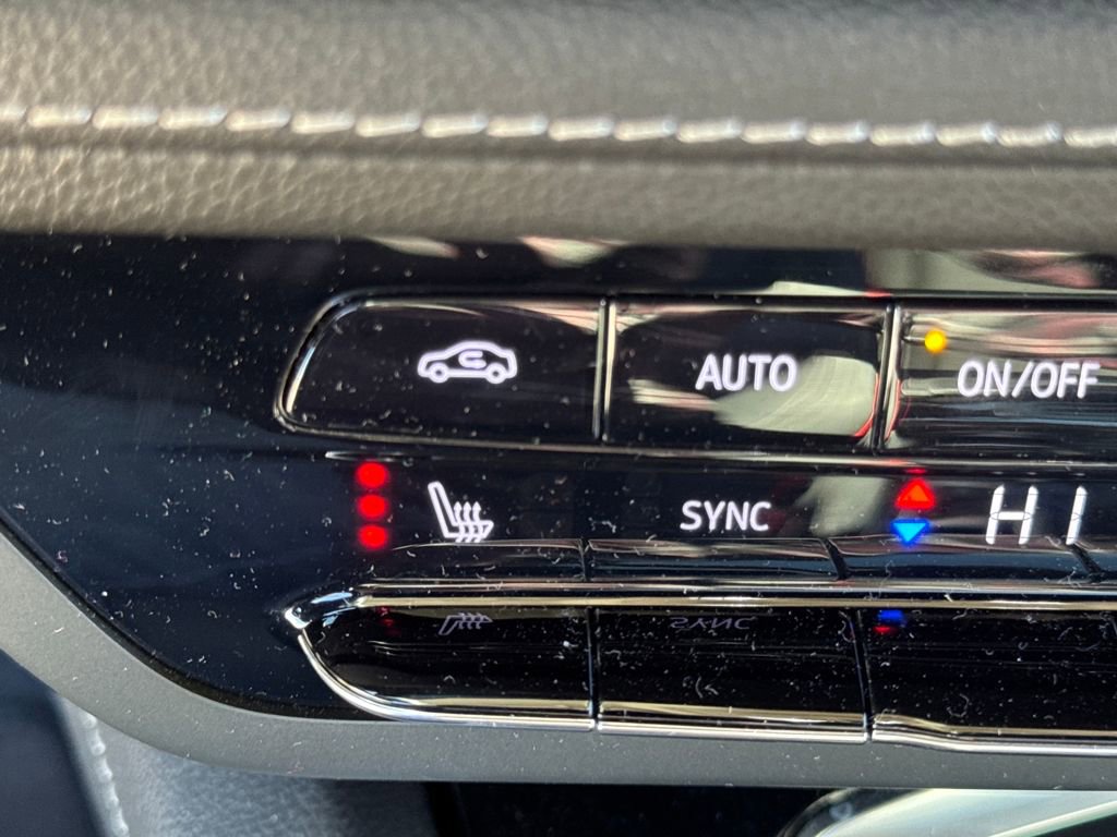 Used 2023 Buick Envision Essence w/ Sport Touring Package image 25