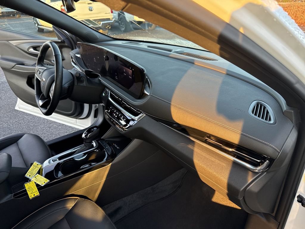 Certified 2024 Buick Envista Avenir image 36