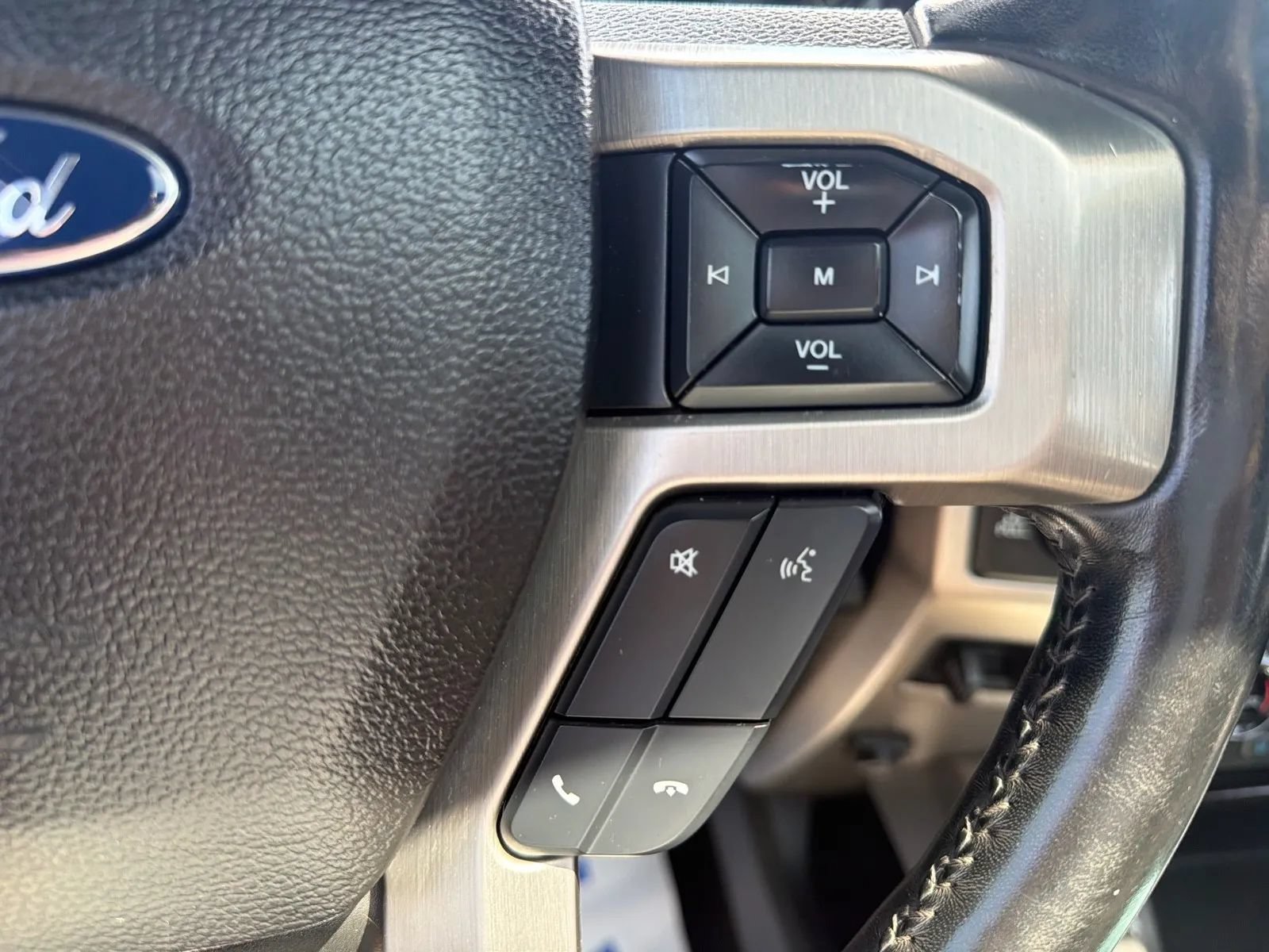 Used 2017 Ford F250 Platinum w/ Platinum Ultimate Package AWD/4WD image 25