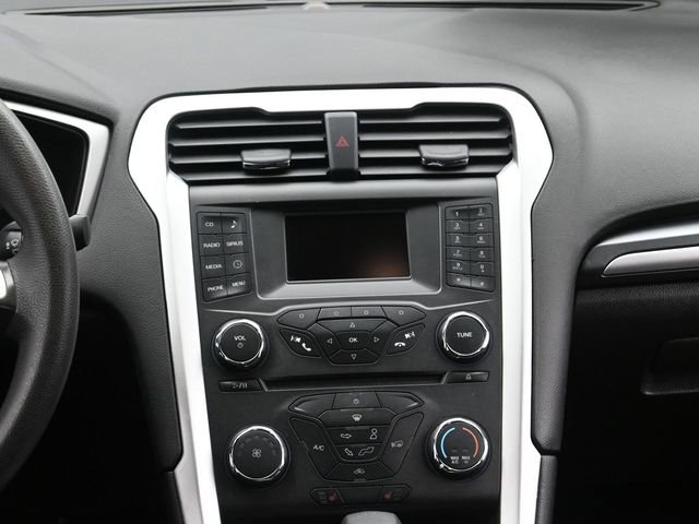 Used 2016 Ford Fusion SE w/ SE Cold Weather Package image 26