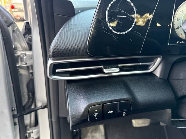 Used 2021 Hyundai Elantra SEL w/ Convenience + Premium Package image 16