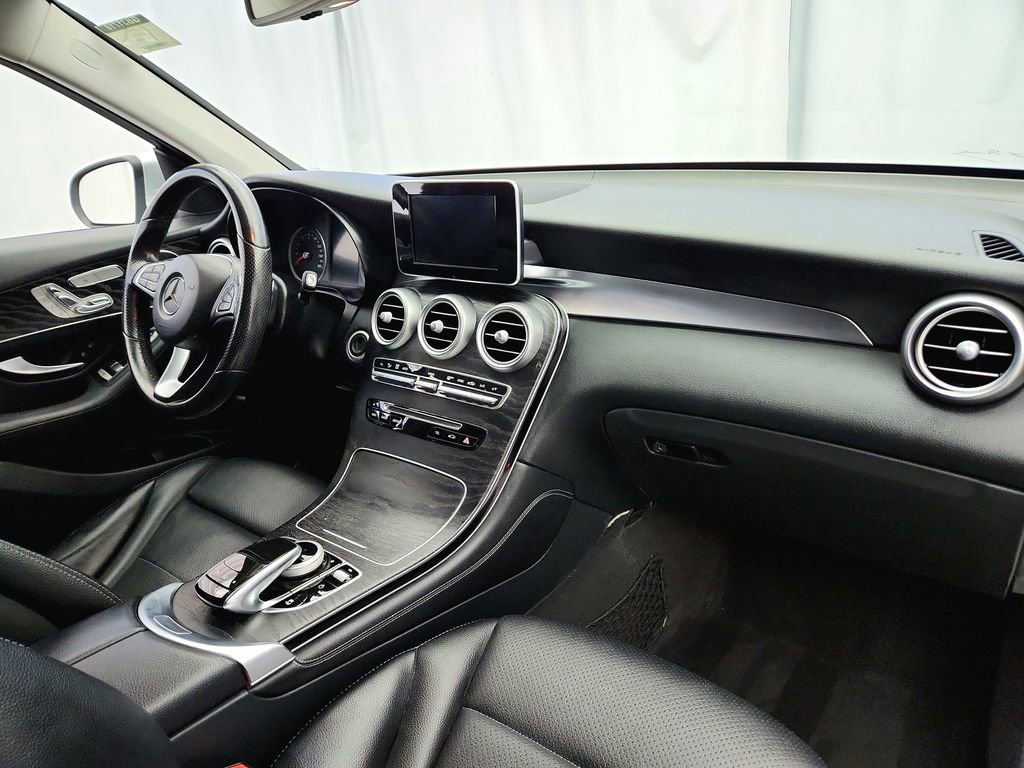 Used 2016 Mercedes-Benz GLC 300 4MATIC image 22