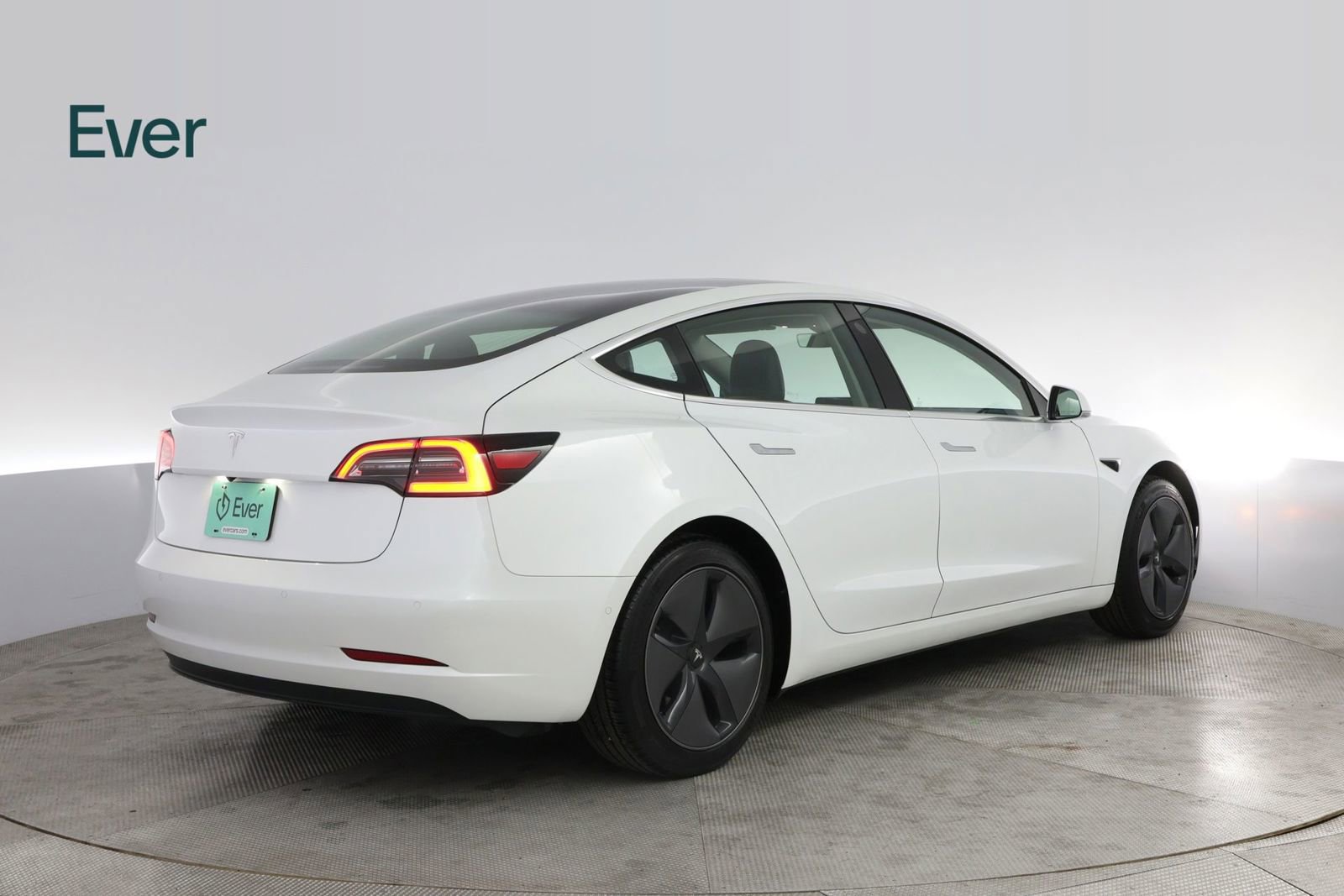 Used 2020 Tesla Model 3 Standard Range image 3