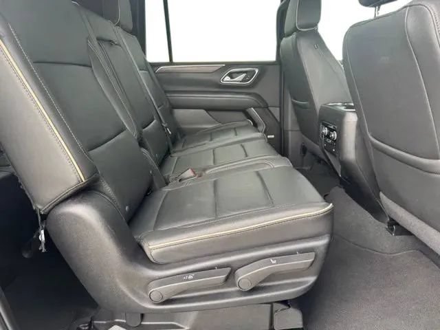 Used 2024 Chevrolet Suburban Premier AWD/4WD image 16