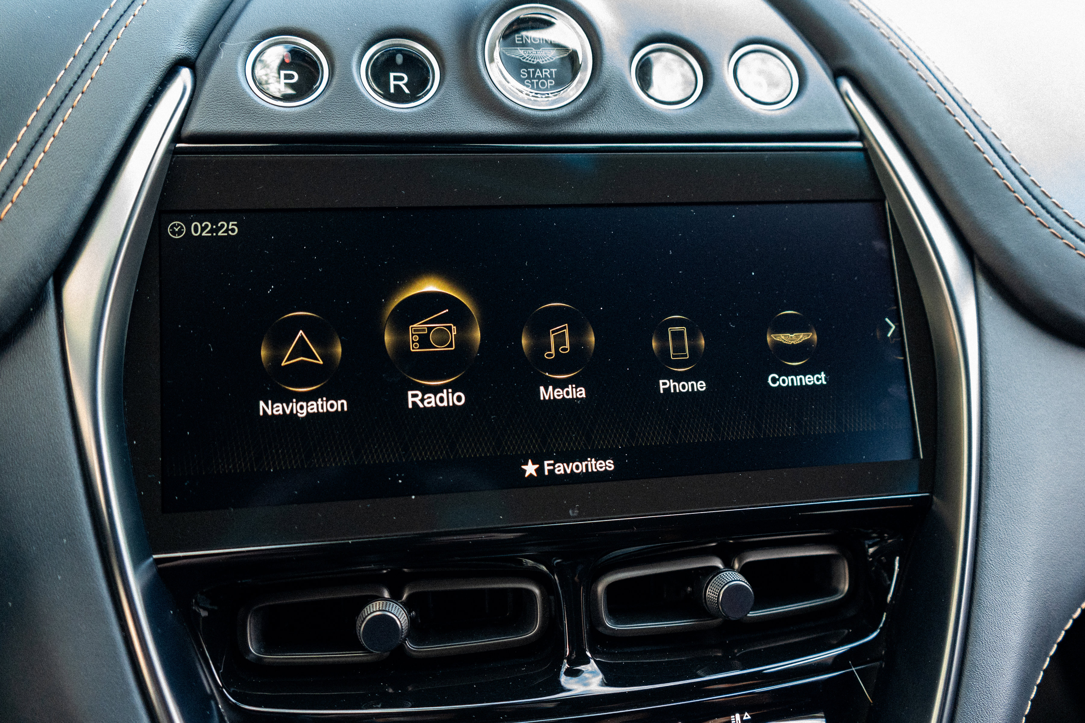 Used 2023 Aston Martin DBX 707 image 19