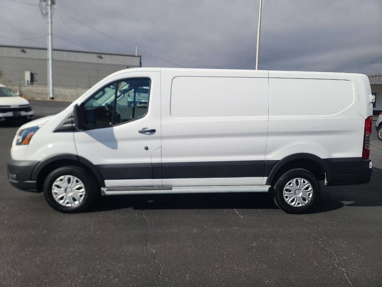 Used 2024 Ford Transit 250 250 3dr SWB Low Roof Cargo Van w/ Exterior Upgrade Package image 5