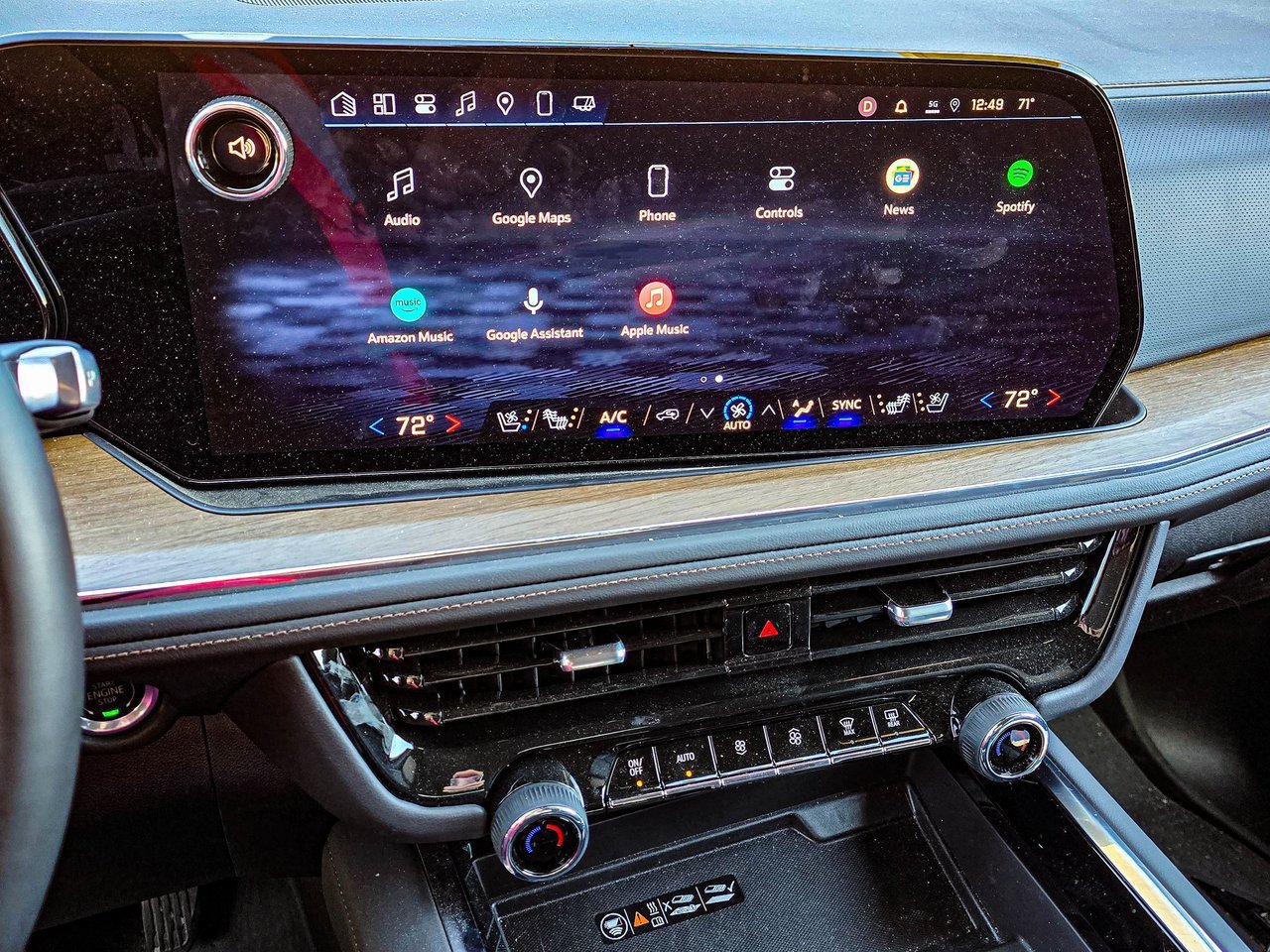 Used 2025 Chevrolet Tahoe High Country image 16